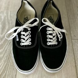 Men’s Black&White Vans Size 7.5