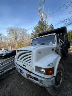 2001 International 4700 DT 466E