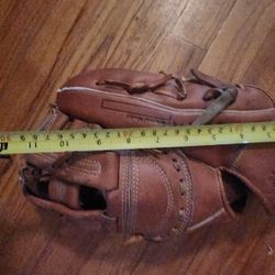 SOFTBALL GLOVE WITH EXTRA 