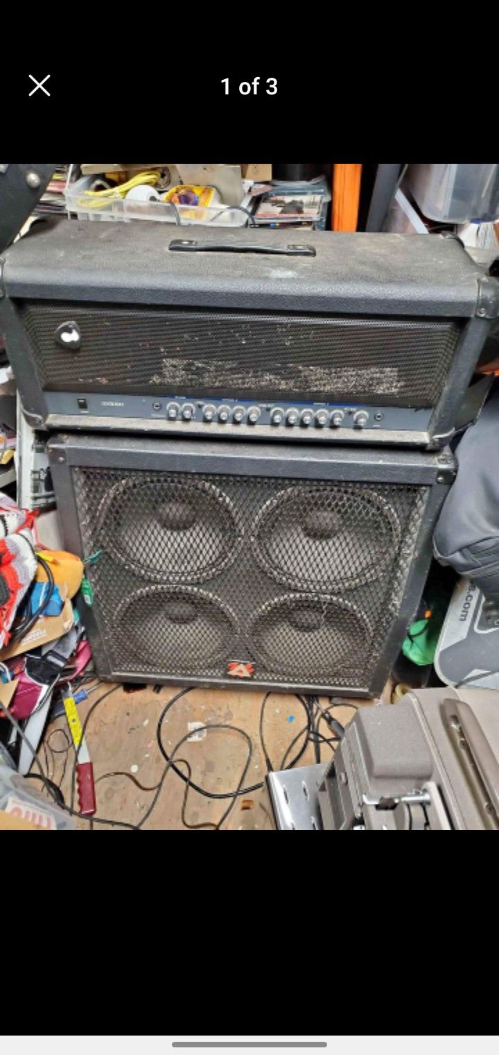 Speaker With amp Guitars