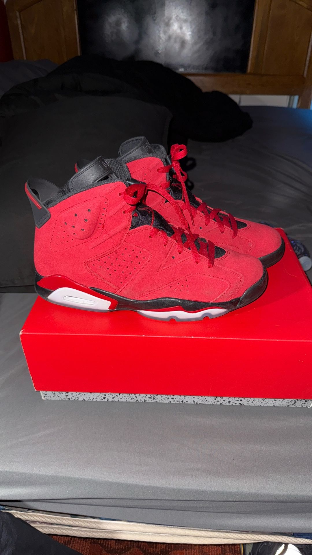 Jordan 6 ‘toro’
