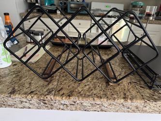 Wine bottle holder