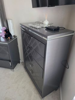 Tall Dresser like new!