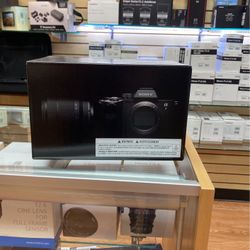 Sony A7 IV Camera Kit