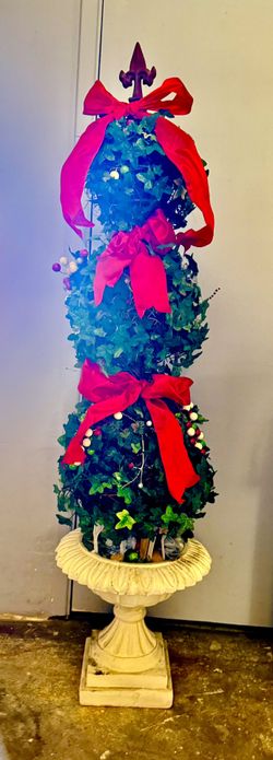 Xmas 🎄 Topiary