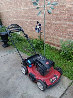 Self Propelled TORO 22" Lawmower
