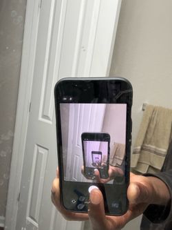 iPhone 16e