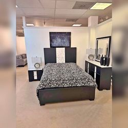 4 Pieces black color king or queen bedroom set