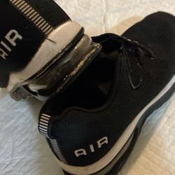 NIKE AIR SIZE 3.  Little Kids