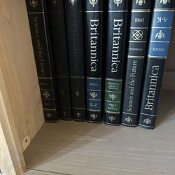set of encyclopedia Britannica
