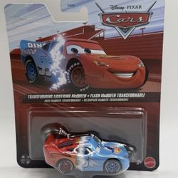 Disney Pixar Cars | Transforming Lightning McQueen 95 Dinoco Daydream Red Blue