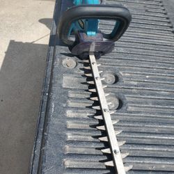 Cordless Hedge Trimmer Makita 