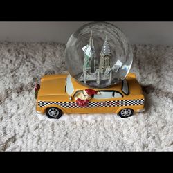 Christmas NYC Statues Globes And Cab Taxi  Home Decor Pictures Chairs Table Desk Toys Weights Bike Scooter Figures  Car 