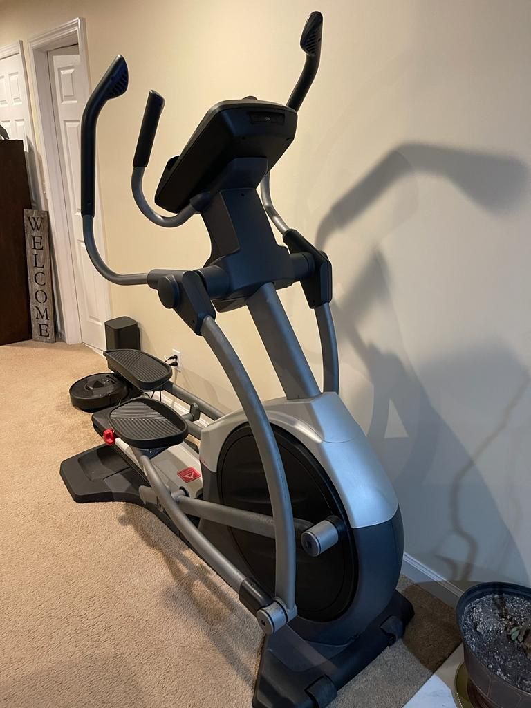 Freemotion Incline Decline Full Body Workout Elliptical Machine 