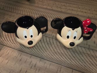 (2) Matching Disney Mickey & Minnie Mouse Coffee Mugs
