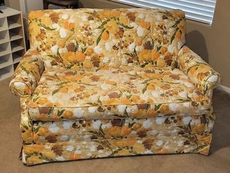 Vintage 1970s Gold/Yellow Floral Loveseat