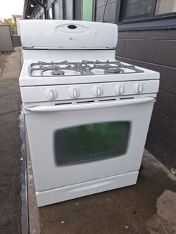 MAYTAG, APARTMENT  STOVE/RANGE(INSTALLED)