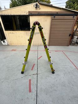 A frame ladder / extension ladder 5’-16 ft