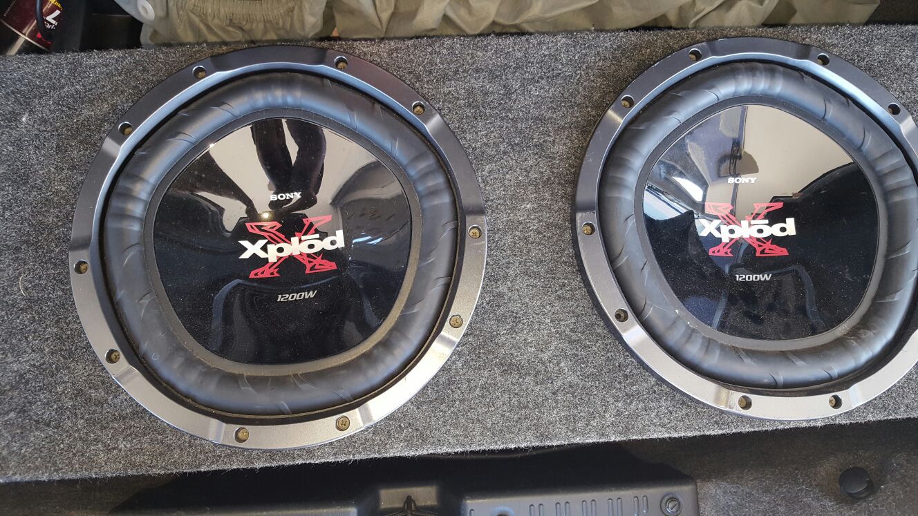 2 12" subwoofer with box