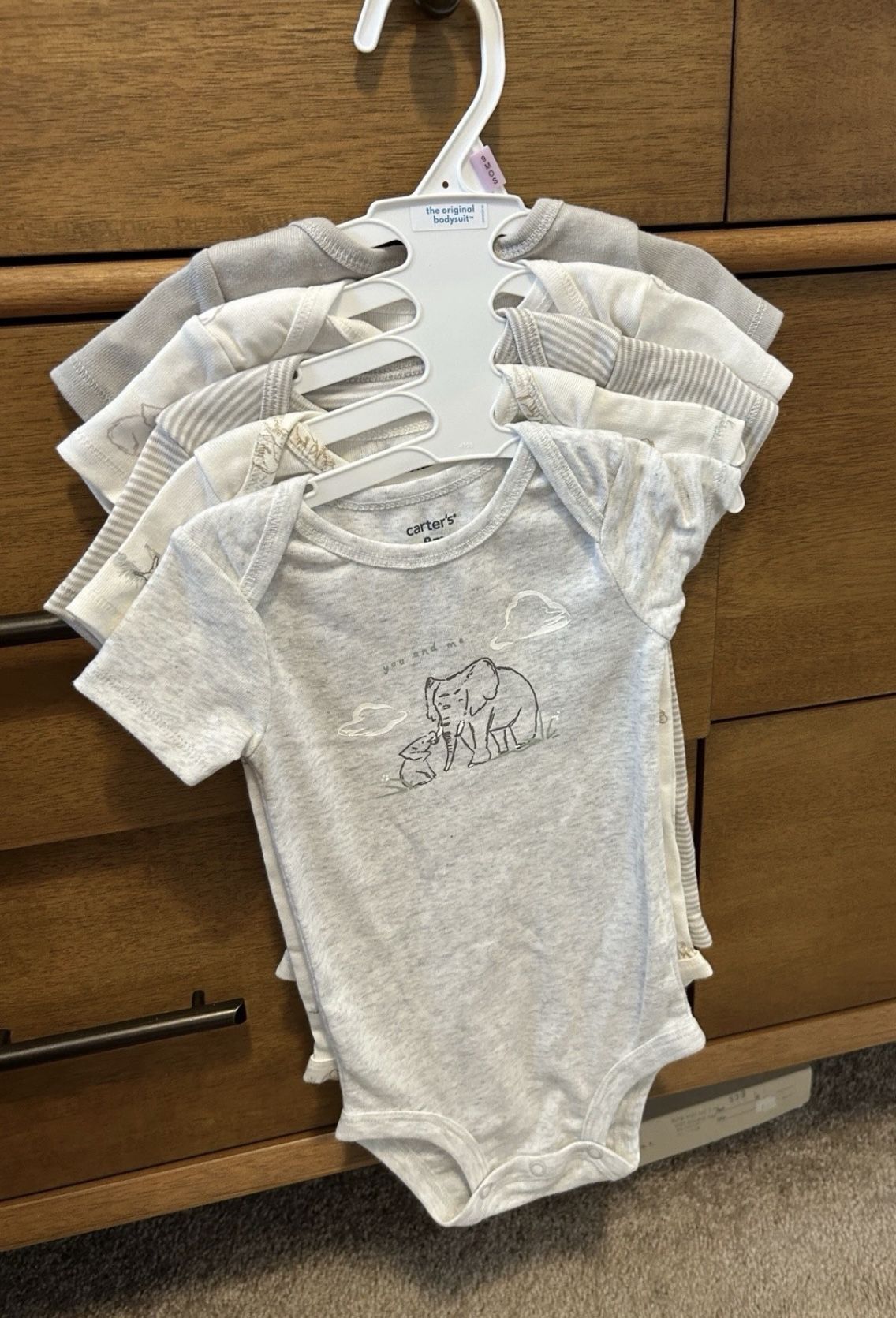 Carter’s Set Of 5 Baby One Piece Bodysuits Featuring Elephants Size 9 Months