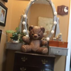 A Beautiful  Piece , A Nice Mirror With A Bottom  With Two Draws .  Seating On Top Of A Chest With Four Draws Just New Looking .  Just Elegant 