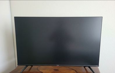 ​Hisense 43-Inch 4K Smart TV with Roku and HDR - 2022 Model