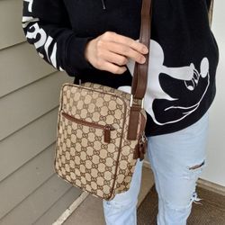Authentic Gucci GG Monogram Supreme Flight Crossbody Bag