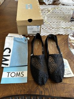 Toms Shoes