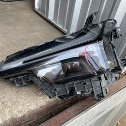 LEFT SIDE HEADLIGHT 2024-2025 CHEVROLET BLAZER