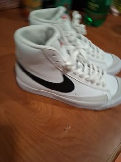 Nikes shoes size 7