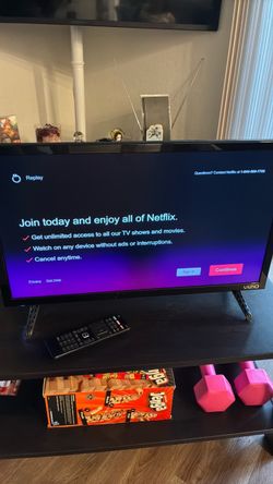 VIZIO 24” Smart TV – D24-D1 – Works Perfectly