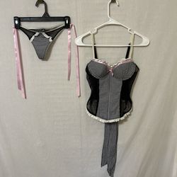 Smart & Sexy Black and White Chemise with Sleek Silhouette