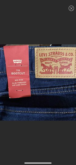 Women's 715 Bootcut Levi's Size 31 waist for Sale in Hacienda Heights, CA -  OfferUp