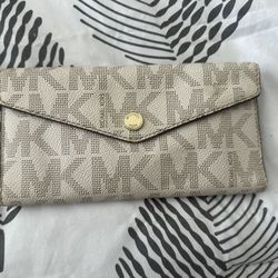 40 Dollars. Brand Name 