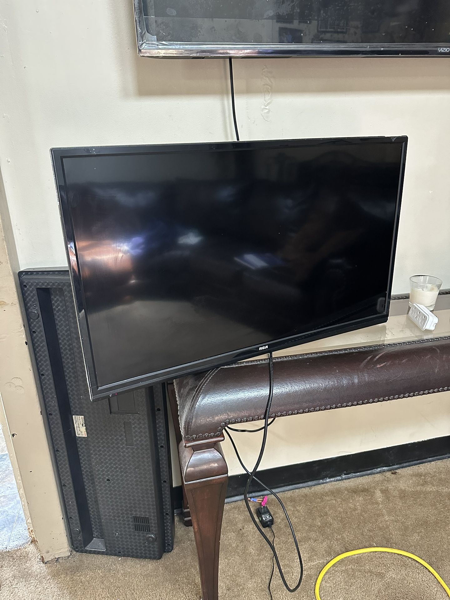 32 Inch Flat Screen