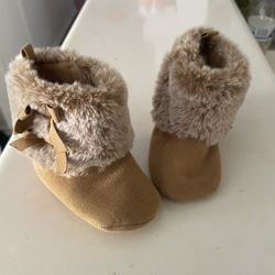Baby Faux Fur Boots – Tan (3–6 Months)