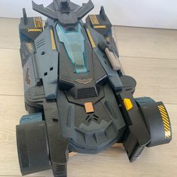 DC Comics Batman Ultimate Transforming Batmobile Play Set 