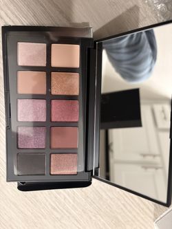 Brand New haus Labs Make Up Palette