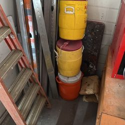 10 Gallon Water Coolers - Igloo Rubbermaid - 6 Available