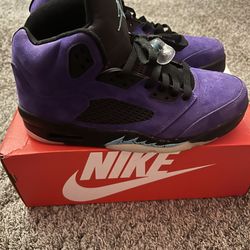 Air Jordan 5 Grapes Size 9.5