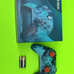 🎮 Xbox Controller – Mineral Camo + Bonus Grips