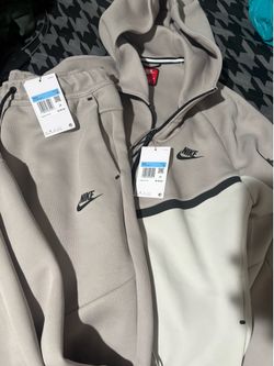 NIKE TECH CREAM & WHITE SET L