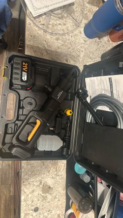Cordless pressure wash