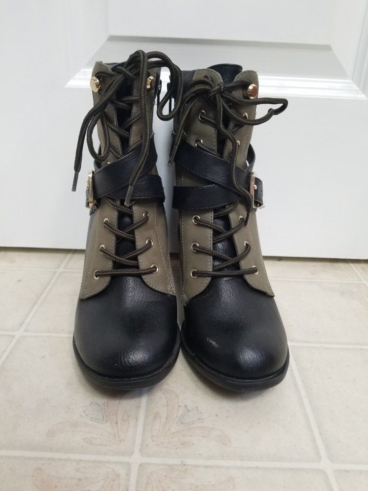 Apt. 9 Woman's Size 6.5 Boots