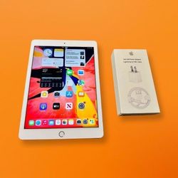 Apple Ipad Pro 9.7 Inch 128 GB Wi-Fi, Leather Case And Charger Included