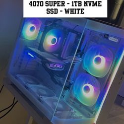 SKYTECH GAMING - KING95 GAMING PC - AMD RYZEN 7 7700 - 16GB MEMORY - NVIDIA 4070 SUPER - 1TB NVME SSD - WHITE