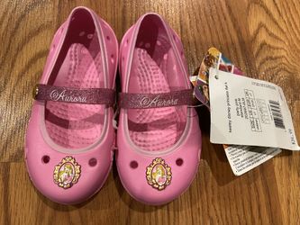 CROCS girls size 7 NEW