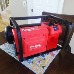 M18 FUEL 18-Volt Lithium-Ion Brushless Cordless 2 Gal. Electric Compact Quiet Compressor (Tool-Only)