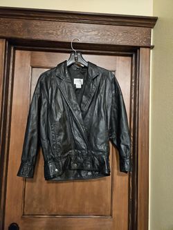 Vintage Black Genuine Leather Jacket – Women's Classic Motorcycle Style