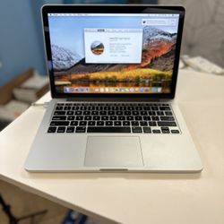 MacBook Pro 1TB i7 16 GB Ram Silver Great condition